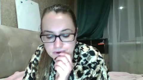 Snapshot of katarios_x chatting on November 1, 2025, 8:00 pm katarios online show from November 1, 2025, 8:00 pm