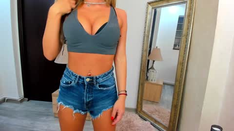 Kate online show from February 6, 2025, 8:23 pm