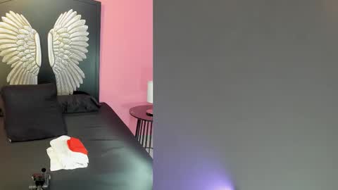 Kate  online show from December 20, 2025, 11:28 am