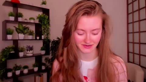 Snapshot of kate_cuddle chatting on October 8, 2025, 2:20 am Kate online show from October 8, 2025, 2:20 am