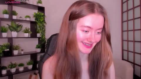 Snapshot of kate_cuddle chatting on October 24, 2025, 2:52 am Kate online show from October 24, 2025, 2:52 am