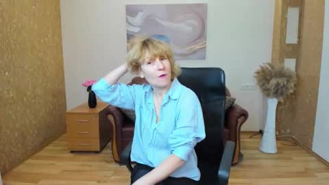 Snapshot of kate_jacksons chatting on November 19, 2025, 8:03 am Kate Jackson online show from November 19, 2025, 8:03 am