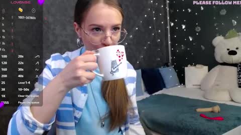 Snapshot of kate_jonson chatting on February 3, 2026, 7:24 am .Be kind and gentle with me and I will do my best for you. online show from February 3, 2026, 7:24 am