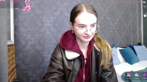 Snapshot of kate_jonson chatting on April 30, 2026, 9:15 am .Be kind and gentle with me and I will do my best for you. online show from April 30, 2026, 9:15 am