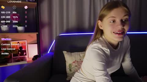 Kate online show from February 9, 2025, 3:01 pm