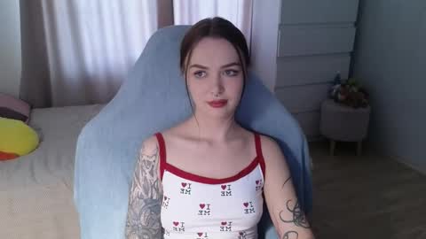 Snapshot of kateleoo chatting on May 15, 2026, 1:29 pm Im Kate online show from May 15, 2026, 1:29 pm