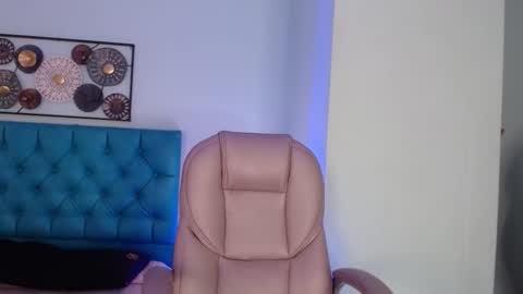 Kate online show from December 18, 2025, 11:49 am