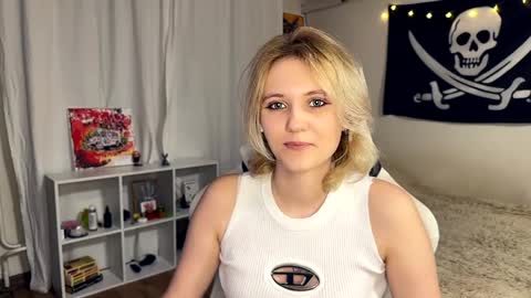 Elwyna online show from March 30, 2026, 4:08 pm