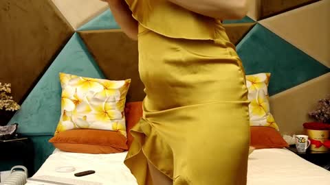 Snapshot of katequeenx chatting on January 2, 2025, 5:46 am KateQueenston -- online show from January 2, 2025, 5:46 am