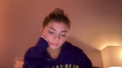 Snapshot of katerinavoss chatting on November 9, 2025, 2:21 am katerinavoss online show from November 9, 2025, 2:21 am