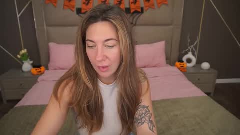 Snapshot of kateshanny chatting on October 31, 2025, 7:53 am Kate online show from October 31, 2025, 7:53 am