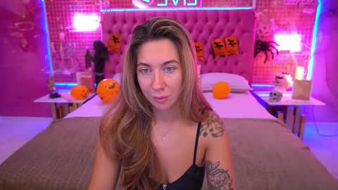 Snapshot of kateshanny chatting on November 1, 2025, 7:10 am Kate online show from November 1, 2025, 7:10 am