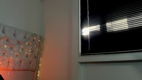 Snapshot of katestone_again chatting on January 10, 2025, 2:34 pm love meeee online show from January 10, 2025, 2:34 pm