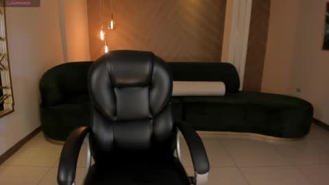 Snapshot of katesunder chatting on February 9, 2025, 5:19 am K A T E online show from February 9, 2025, 5:19 am