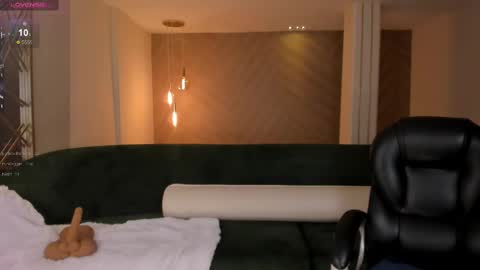 Snapshot of katesunder chatting on February 9, 2025, 5:33 pm K A T E online show from February 9, 2025, 5:33 pm