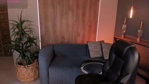 Snapshot of katesunder chatting on March 3, 2025, 5:50 pm K A T E online show from March 3, 2025, 5:50 pm