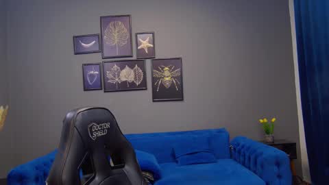 Snapshot of katewalker_ chatting on December 8, 2024, 12:40 am Kate online show from December 8, 2024, 12:40 am