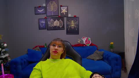 Snapshot of katewalker_ chatting on December 21, 2024, 9:36 pm Kate online show from December 21, 2024, 9:36 pm