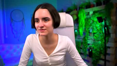 katewillows online show from March 2, 2026, 4:25 am