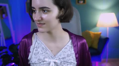 katewillows online show from March 7, 2026, 4:42 am