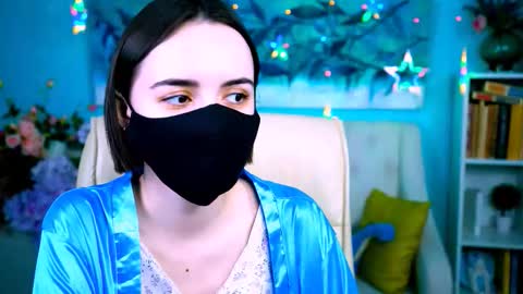 katewillows online show from March 26, 2026, 4:18 am