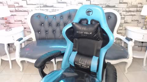 Snapshot of kathe_ryder_v chatting on December 18, 2024, 5:10 pm katherin online show from December 18, 2024, 5:10 pm