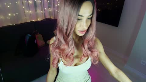 Snapshot of katherinepinke chatting on December 17, 2024, 6:09 pm katherinepinke online show from December 17, 2024, 6:09 pm