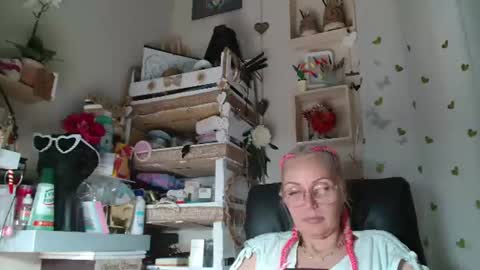 Snapshot of kathleenedwards chatting on June 25, 2026, 5:50 pm Kathleen online show from June 25, 2026, 5:50 pm