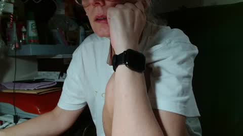 Snapshot of kathleenedwards chatting on July 3, 2026, 12:11 pm Kathleen online show from July 3, 2026, 12:11 pm