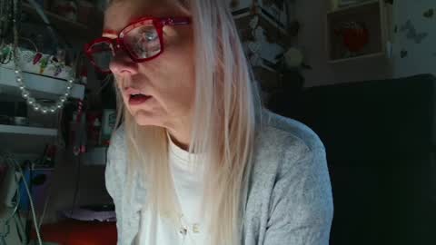 Snapshot of kathleenedwards chatting on July 5, 2026, 5:47 am Kathleen online show from July 5, 2026, 5:47 am