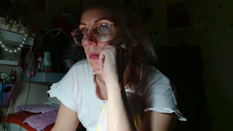 Snapshot of kathleenedwards chatting on July 5, 2026, 6:26 pm Kathleen online show from July 5, 2026, 6:26 pm