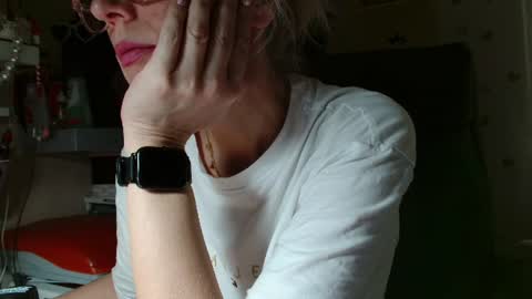 Snapshot of kathleenedwards chatting on July 12, 2026, 10:39 am Kathleen online show from July 12, 2026, 10:39 am