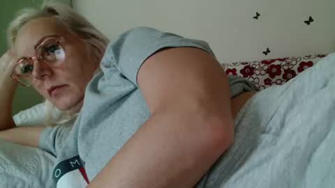 Snapshot of kathleenedwards chatting on July 14, 2026, 11:38 am Kathleen online show from July 14, 2026, 11:38 am