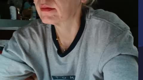 Snapshot of kathleenedwards chatting on July 16, 2026, 10:43 am Kathleen online show from July 16, 2026, 10:43 am