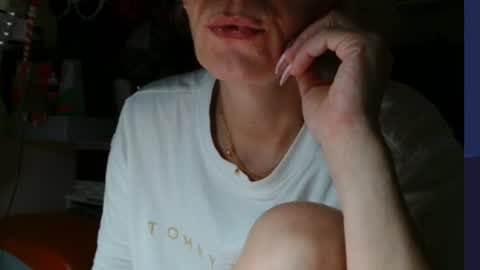 Snapshot of kathleenedwards chatting on July 17, 2026, 3:07 pm Kathleen online show from July 17, 2026, 3:07 pm