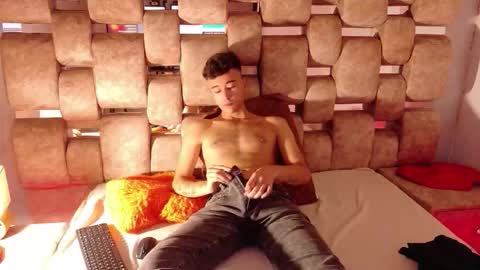 Kaht y Aiden online show from March 25, 2026, 7:42 pm