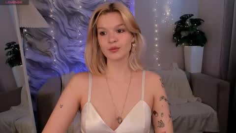 kati_li online show from February 23, 2026, 10:34 am