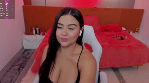 Snapshot of katia_bigboobs11 chatting on September 19, 2025, 10:27 am Katia online show from September 19, 2025, 10:27 am