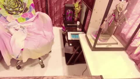 Kate online show from April 1, 2026, 1:06 am