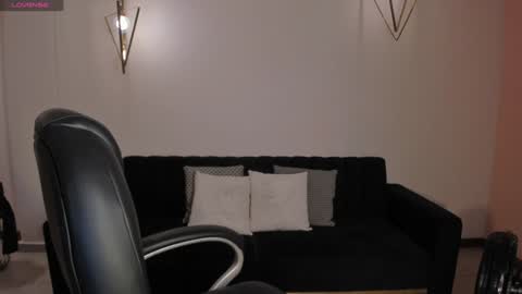 Snapshot of katiestonne chatting on January 22, 2025, 3:20 am Kate Stonne online show from January 22, 2025, 3:20 am