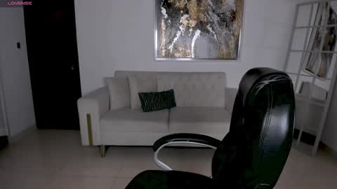 Snapshot of katiestonne chatting on September 12, 2025, 2:22 am Kate Stonne online show from September 12, 2025, 2:22 am