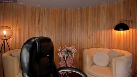 Snapshot of katiestonne chatting on September 24, 2025, 2:37 am Kate Stonne online show from September 24, 2025, 2:37 am