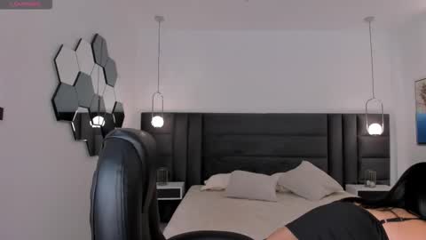 Snapshot of katiestonne chatting on October 21, 2025, 2:34 am Kate Stonne online show from October 21, 2025, 2:34 am