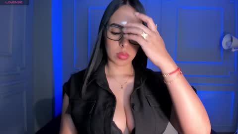 Kate Stonne online show from January 18, 2026, 5:28 pm