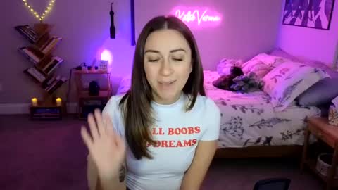 Snapshot of katieverona chatting on December 30, 2024, 2:53 am Katie Verona online show from December 30, 2024, 2:53 am