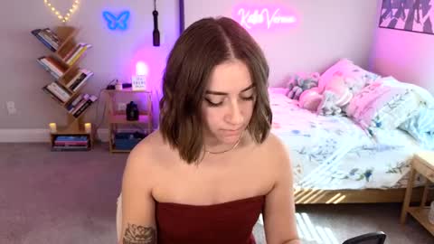 Snapshot of katieverona chatting on January 26, 2025, 7:31 pm Katie Verona online show from January 26, 2025, 7:31 pm