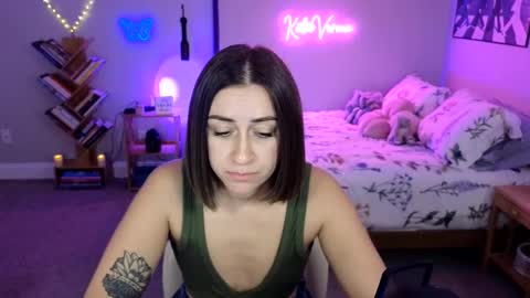 Snapshot of katieverona chatting on January 28, 2025, 1:50 am Katie Verona online show from January 28, 2025, 1:50 am