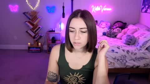 Snapshot of katieverona chatting on February 7, 2025, 12:42 am Katie Verona online show from February 7, 2025, 12:42 am