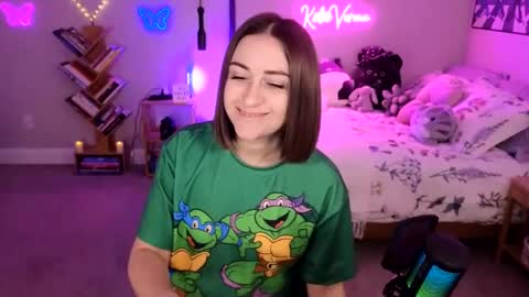 Snapshot of katieverona chatting on February 12, 2025, 12:48 am Katie Verona online show from February 12, 2025, 12:48 am