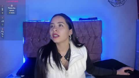 Snapshot of katiie_m chatting on May 6, 2026, 9:25 am Katie online show from May 6, 2026, 9:25 am